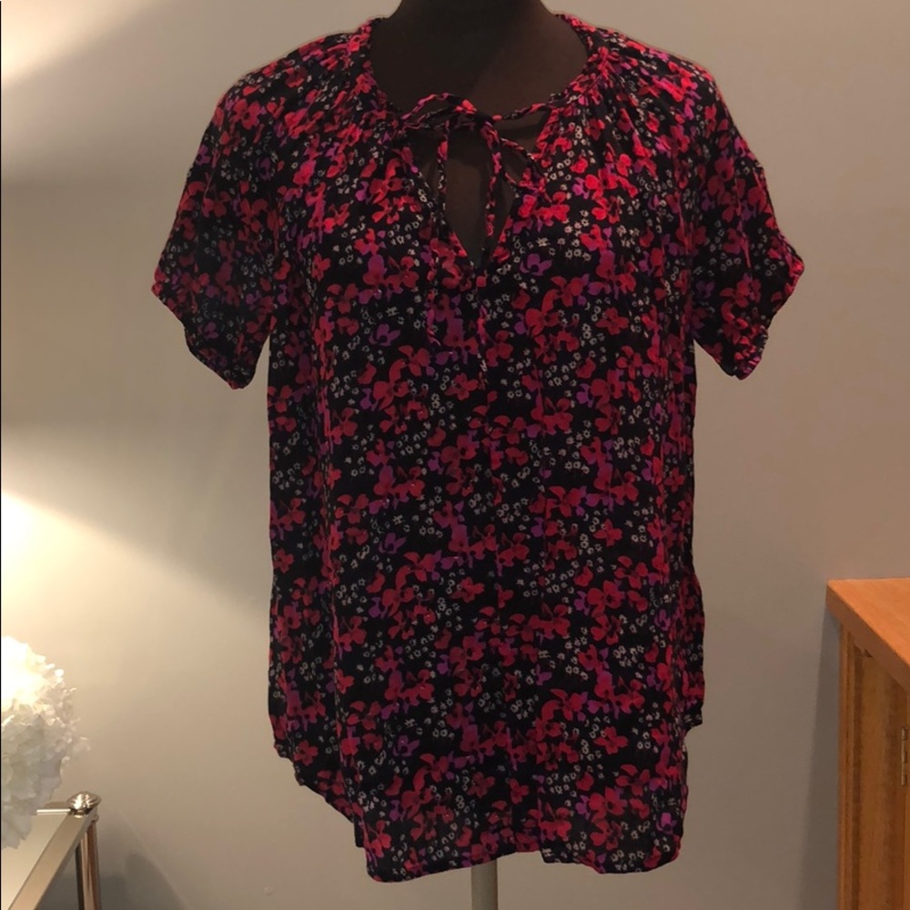 French Connection floral shirt sleeve top.